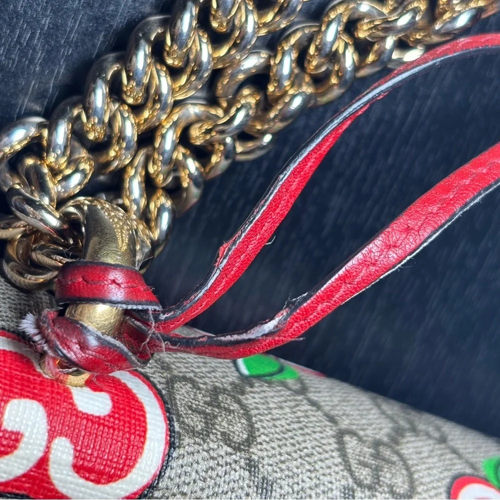GUCCI GG Supreme Apple Padlock Chain Shoulder bag (Pre-owned & Authentic) - Picture 16 of 17
